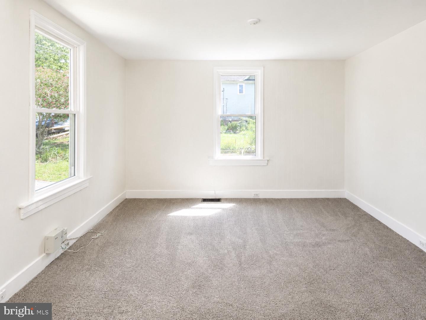 5412 W North Ave Property Photo 9
