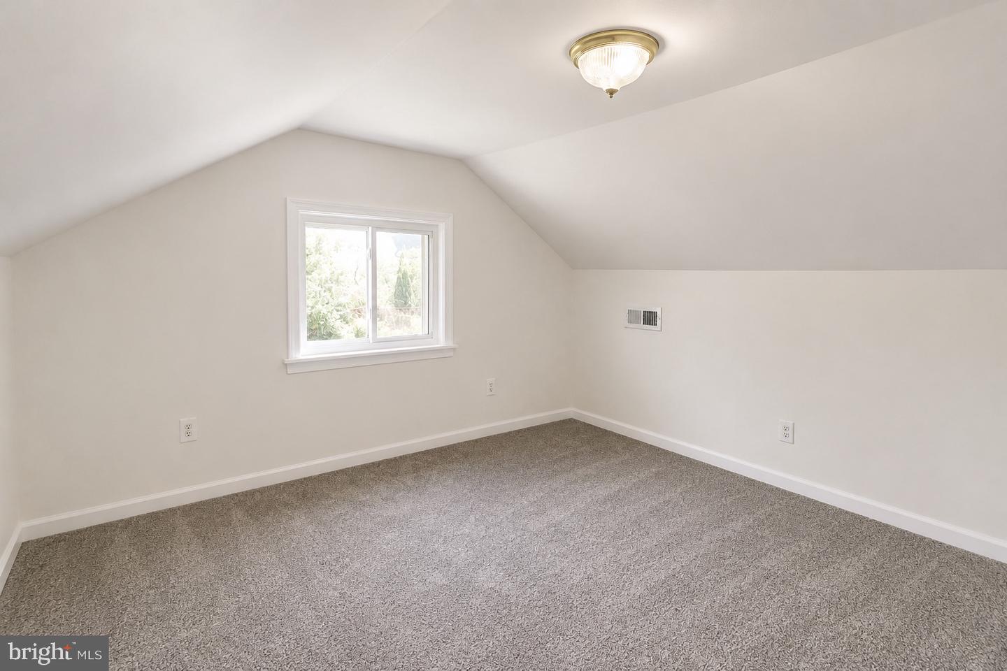 5412 W North Ave Property Photo 33