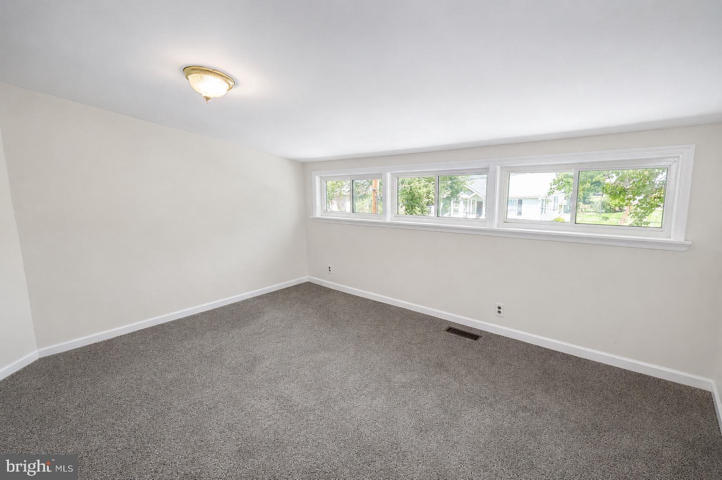 5412 W North Ave Property Photo 35