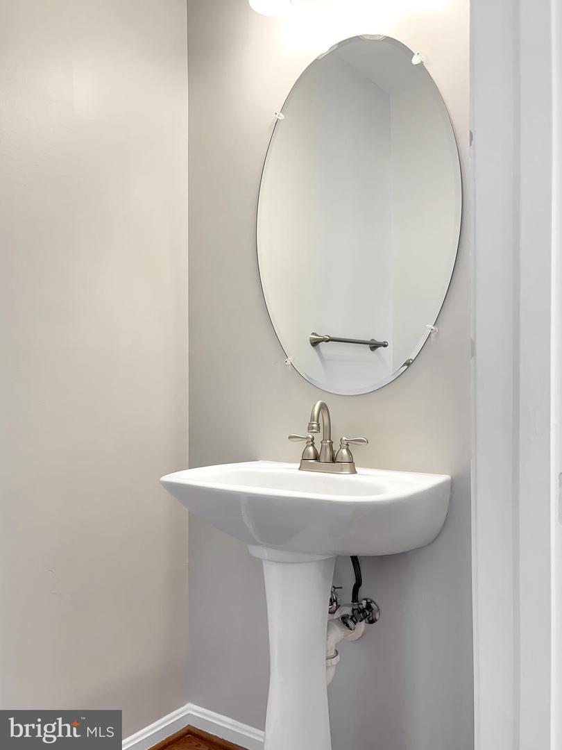 4709 Ashforth Way Property Photo 4