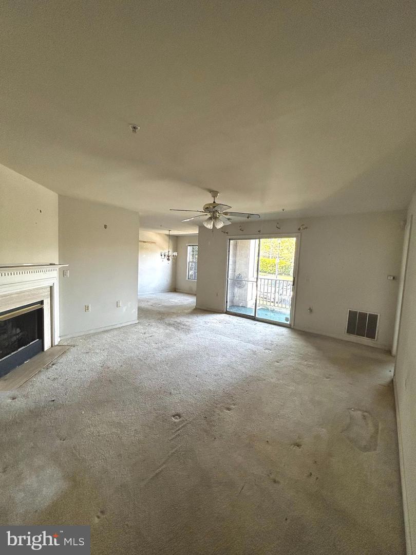 8901 Stone Creek Pl #104 Property Photo 3