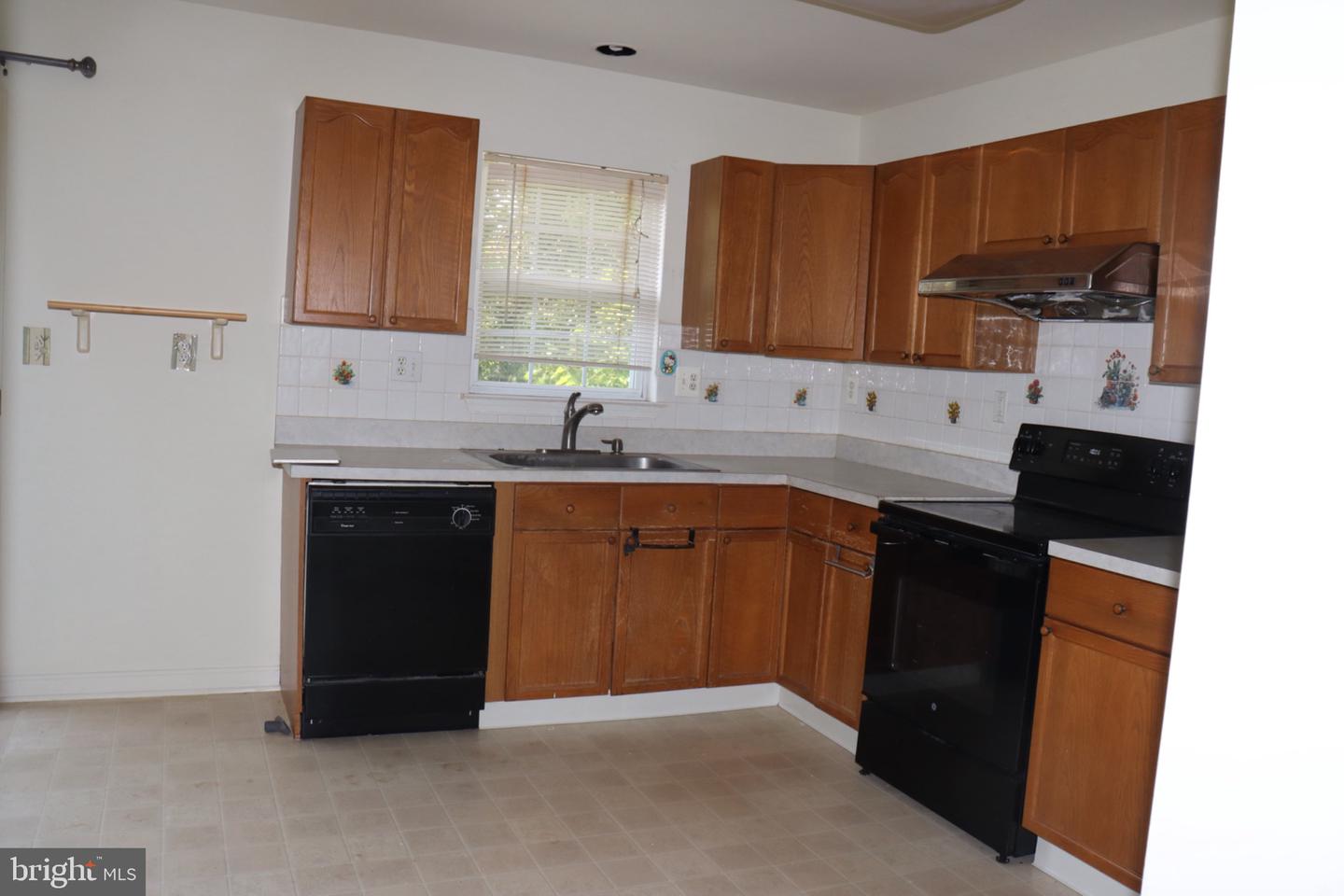 7860 Rolling View Ave Property Photo 5