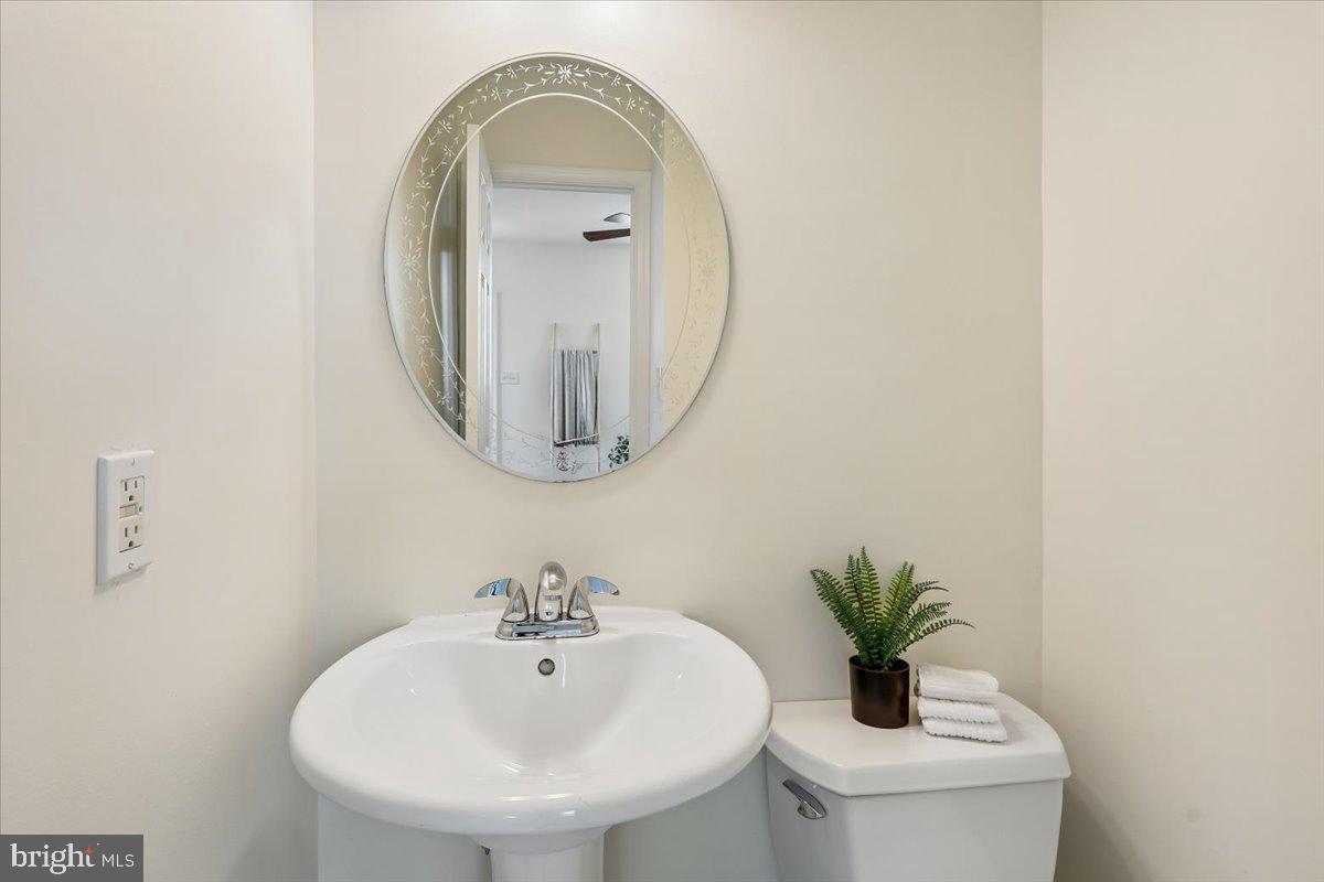 6010 Baltimore St Property Photo 10