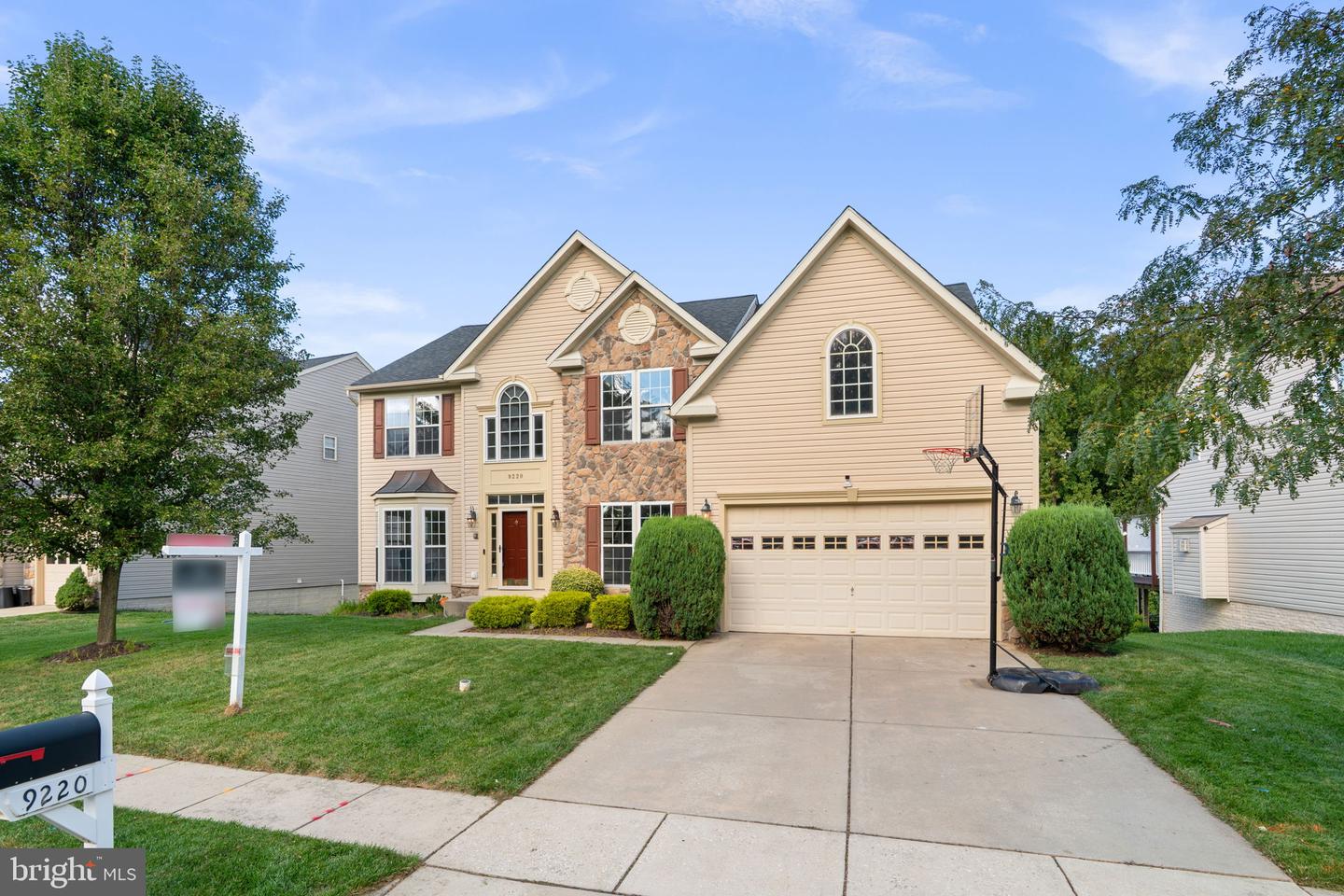 9220 AMBER OAKS WAY