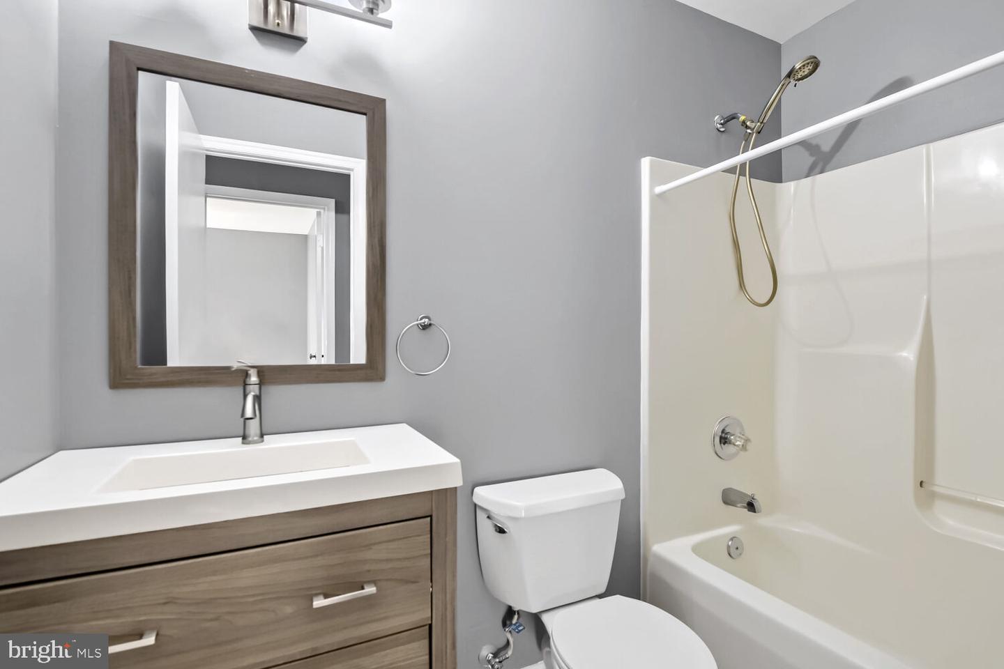 7202 Rutherford Green Cir Property Photo 19