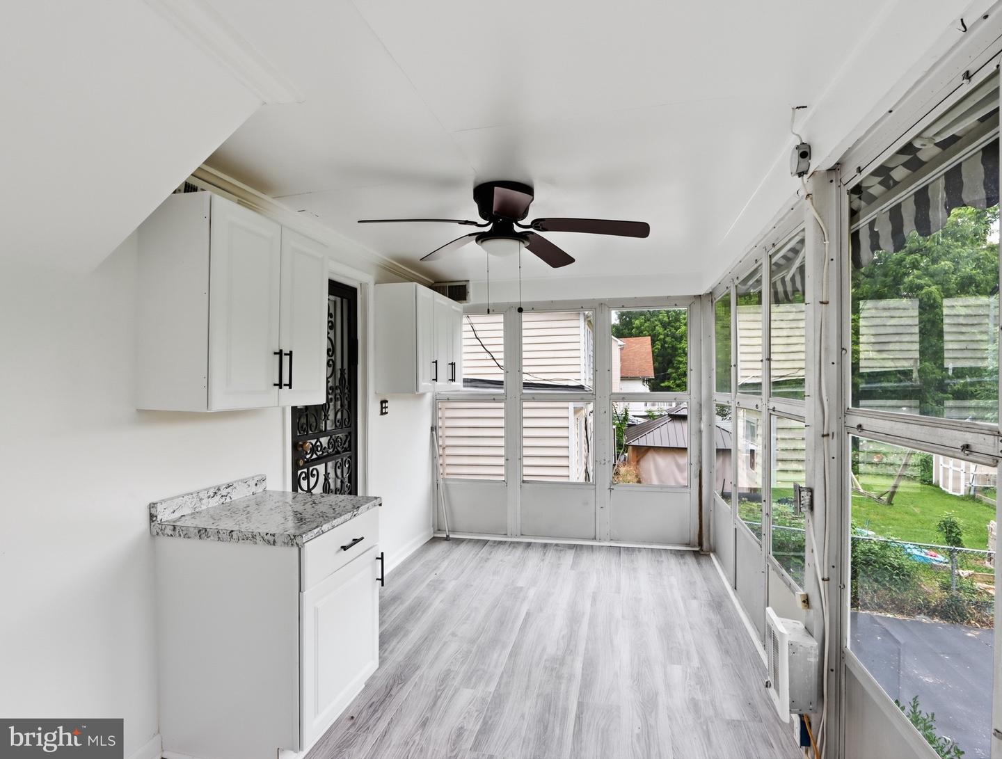 42 Winters Ln Property Photo 15