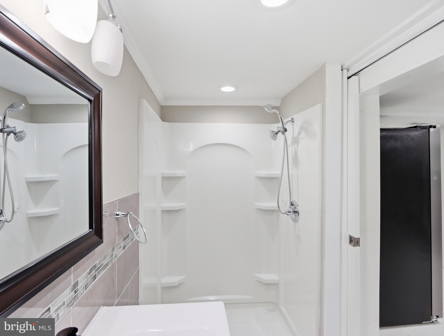 42 Winters Ln Property Photo 17