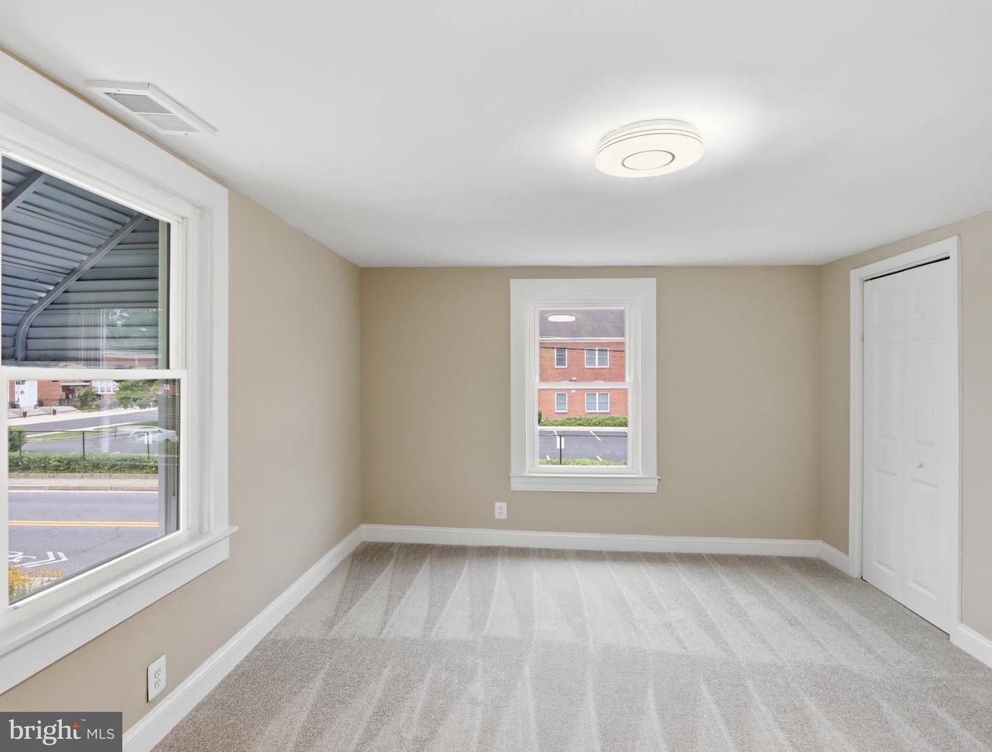 42 Winters Ln Property Photo 25