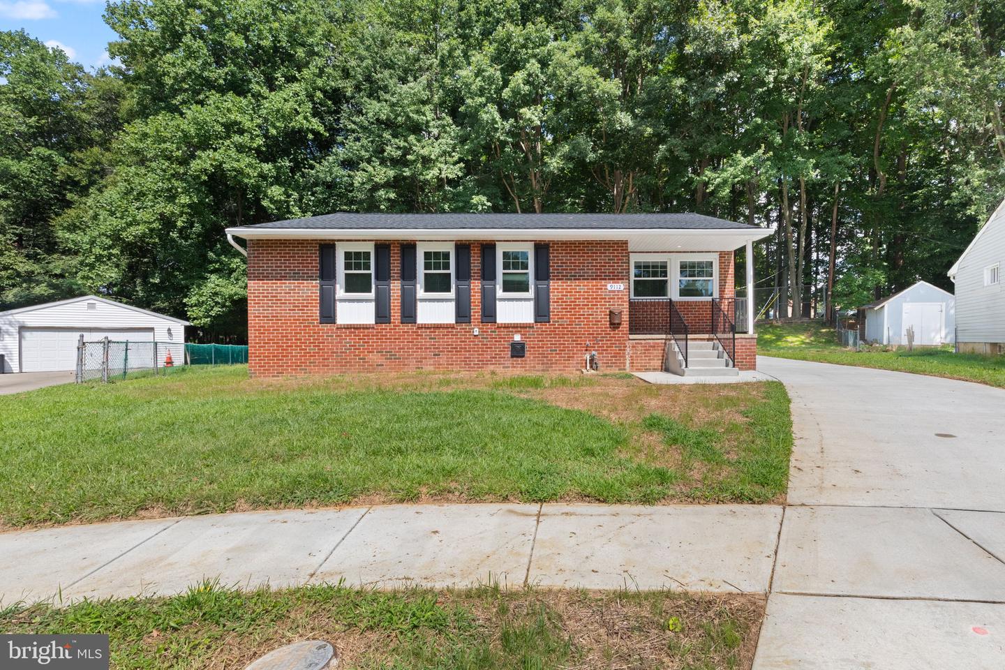 9112 Meadow Heights Rd Property Photo 1