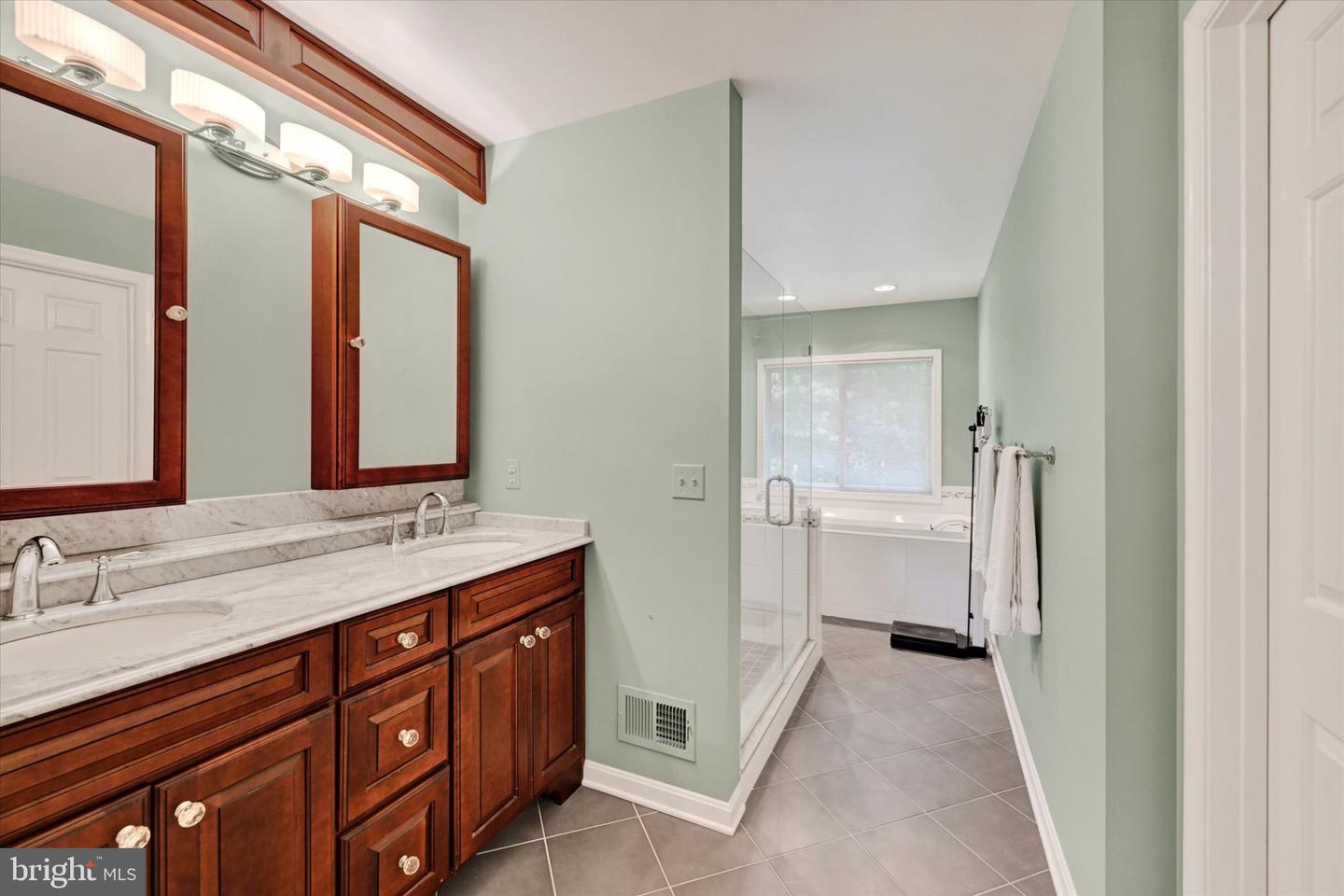 14226 Sawmill Ct Property Photo 28