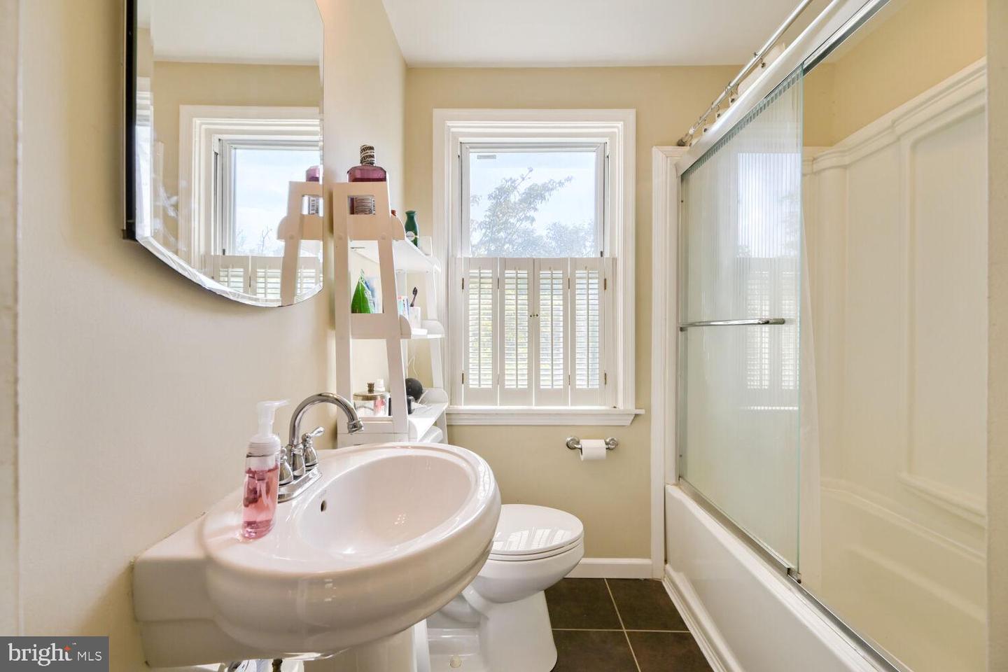 7042 Heathfield Rd Property Photo 17