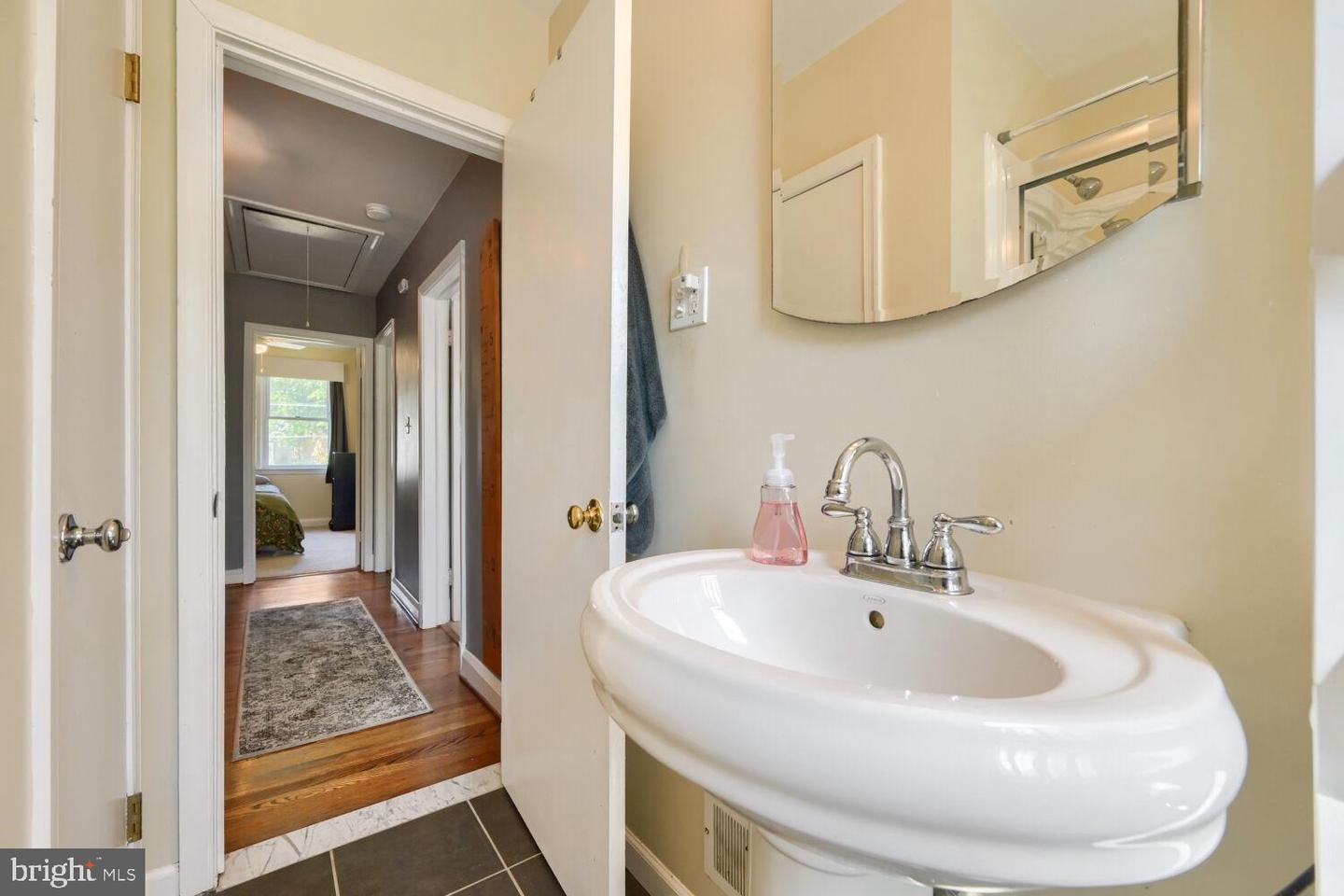 7042 Heathfield Rd Property Photo 18