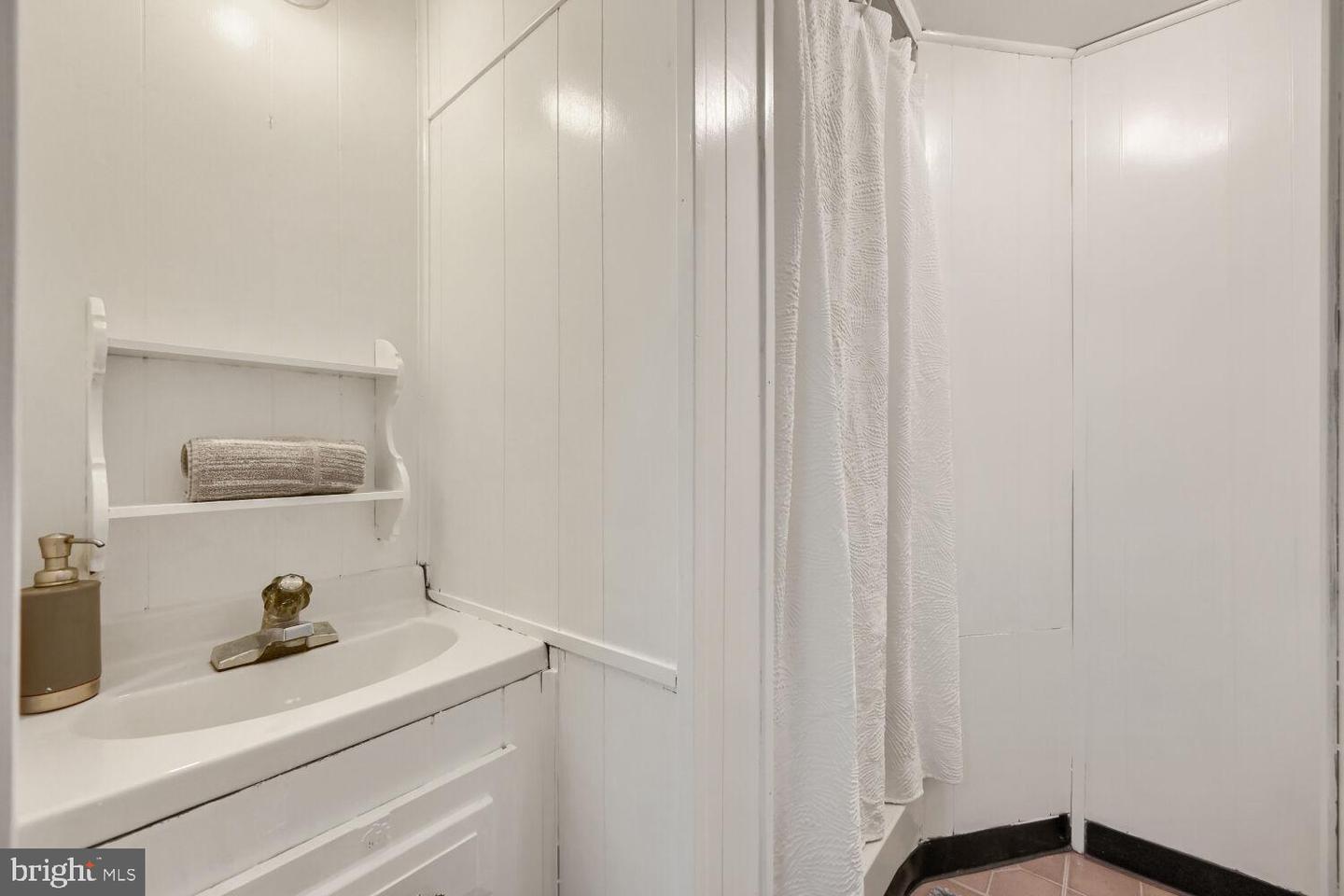 7042 Heathfield Rd Property Photo 22