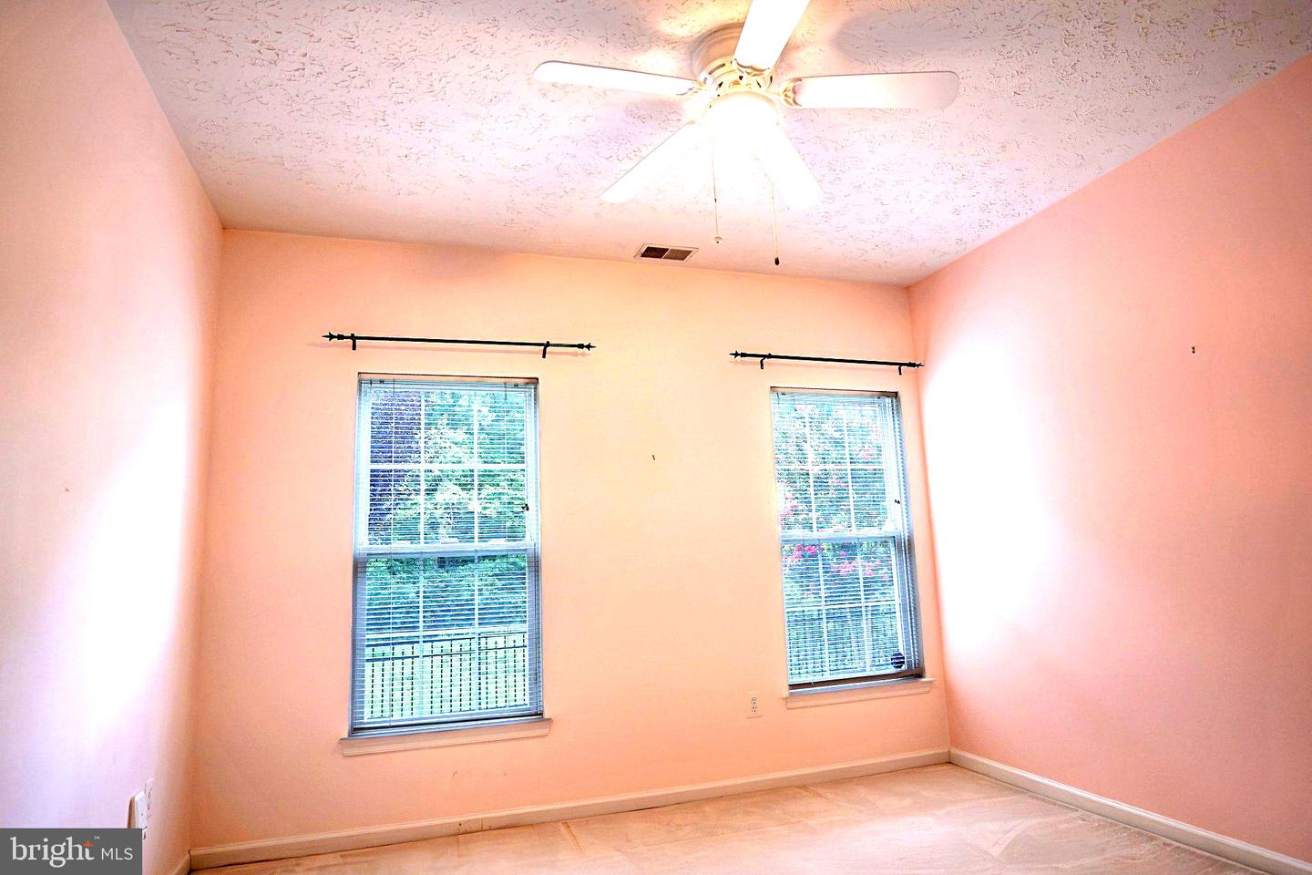 5 Brook Farm #5b Property Photo 5