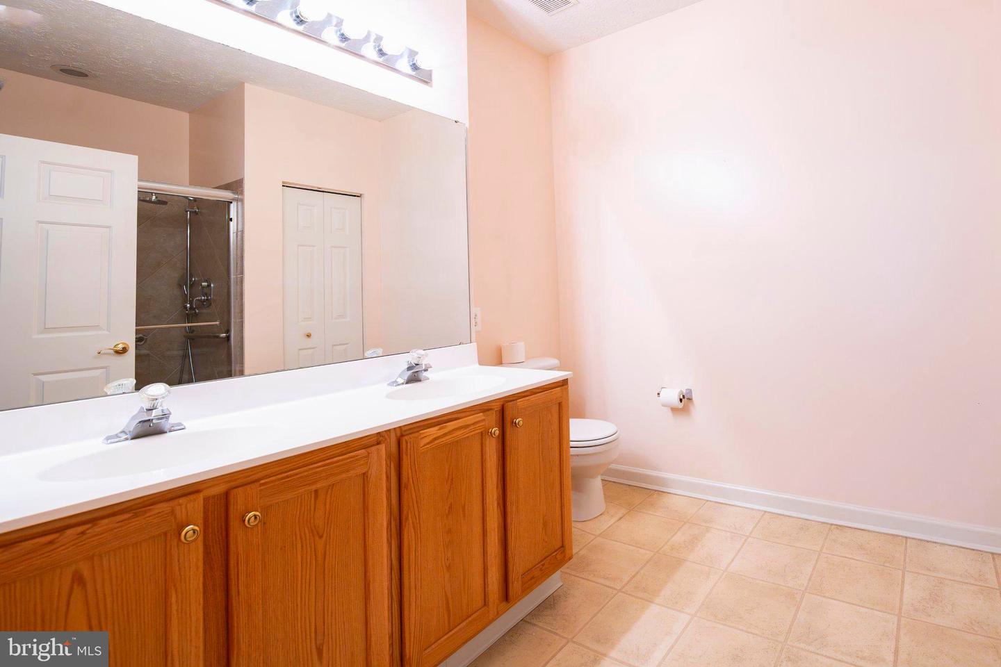5 Brook Farm #5b Property Photo 13