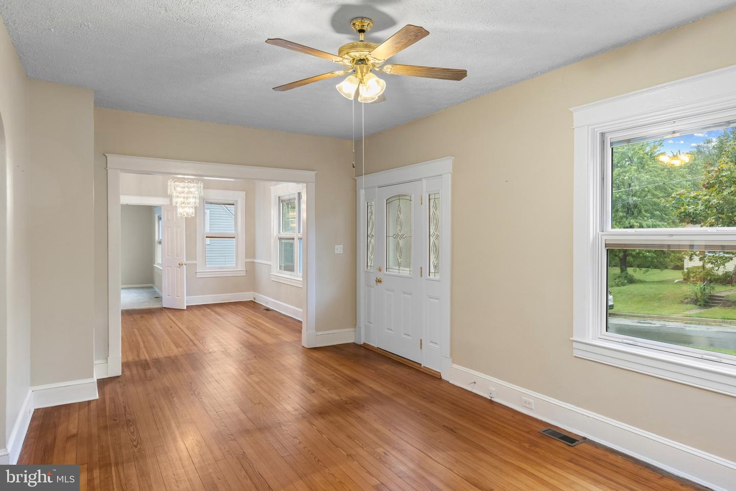 35 Glenwood Ave Property Photo 2