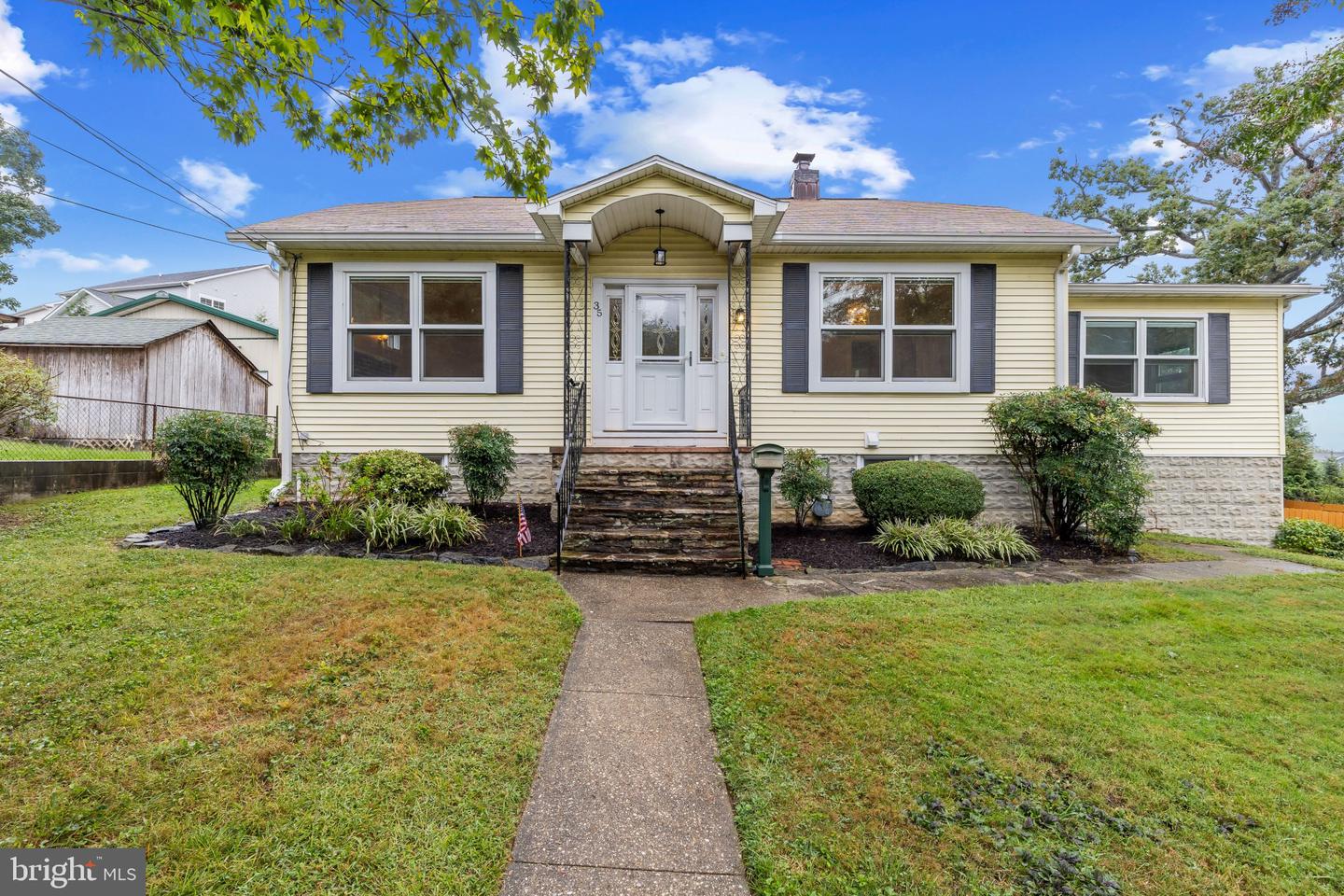 35 Glenwood Ave Property Photo 5