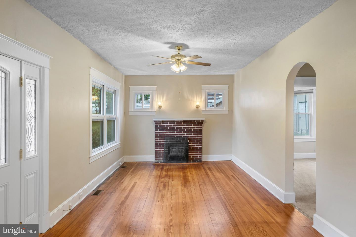 35 Glenwood Ave Property Photo 8