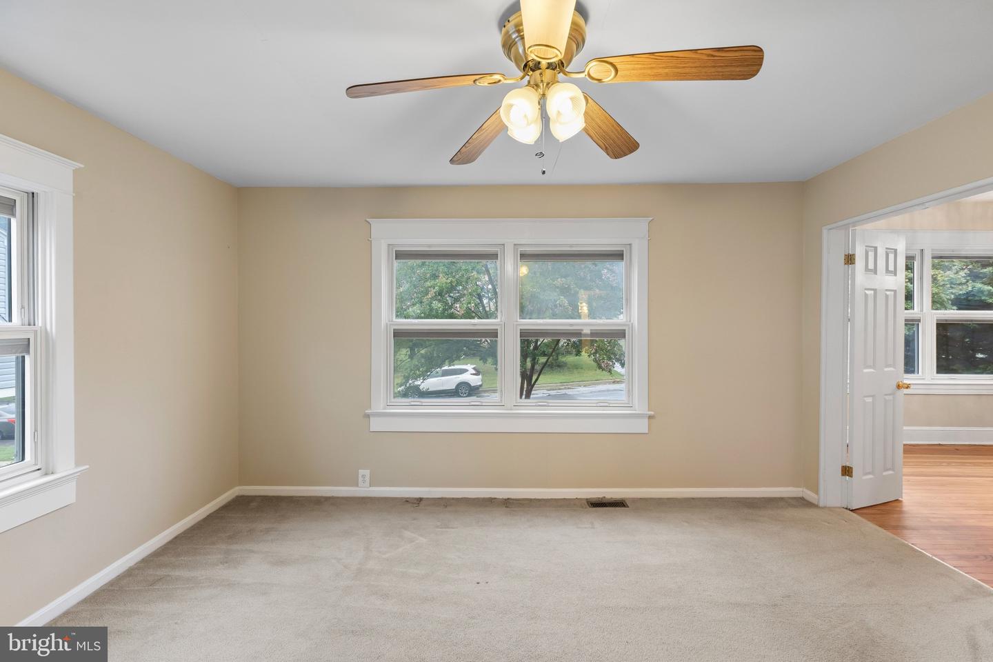 35 Glenwood Ave Property Photo 14