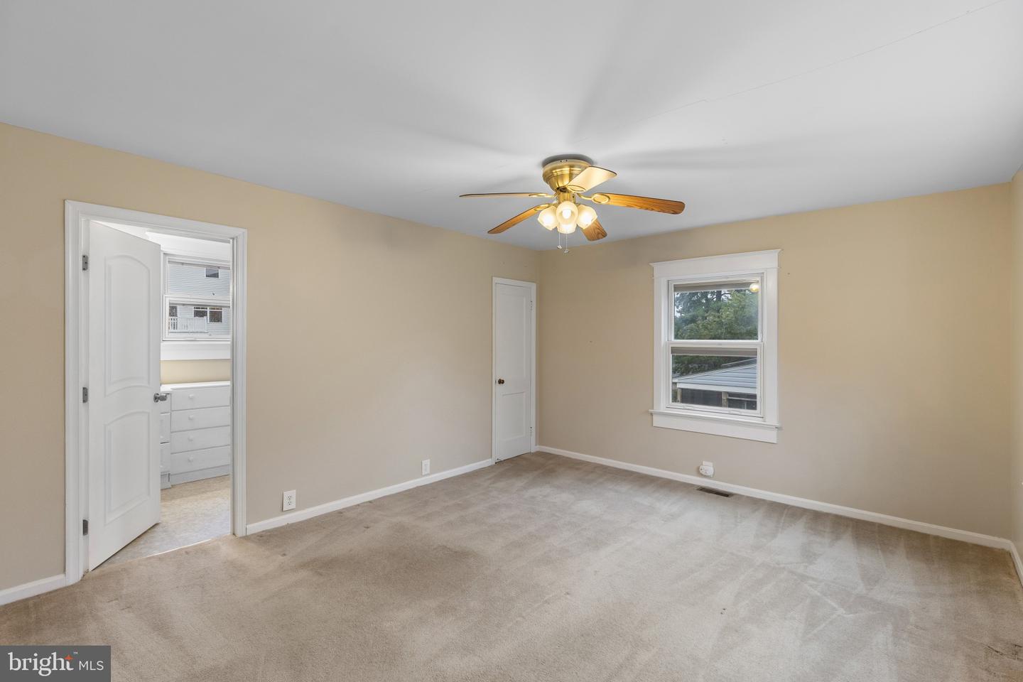 35 Glenwood Ave Property Photo 16