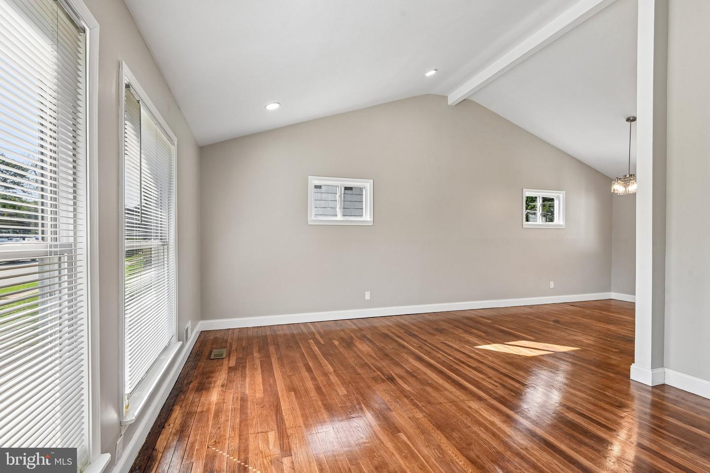 5512 Northgreen Rd Property Photo 5