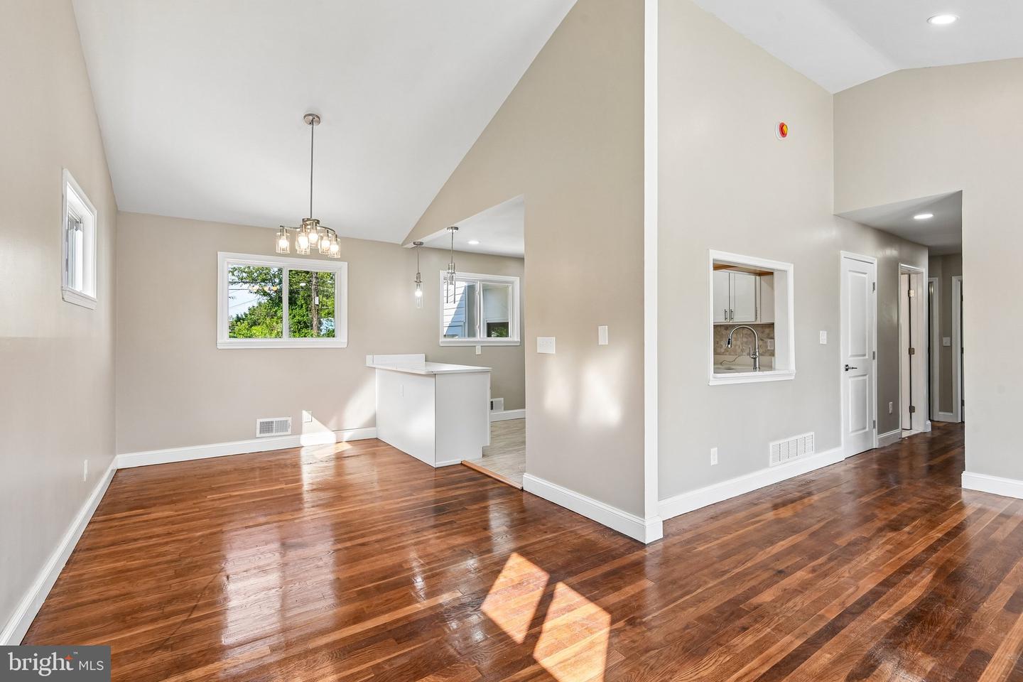5512 Northgreen Rd Property Photo 6