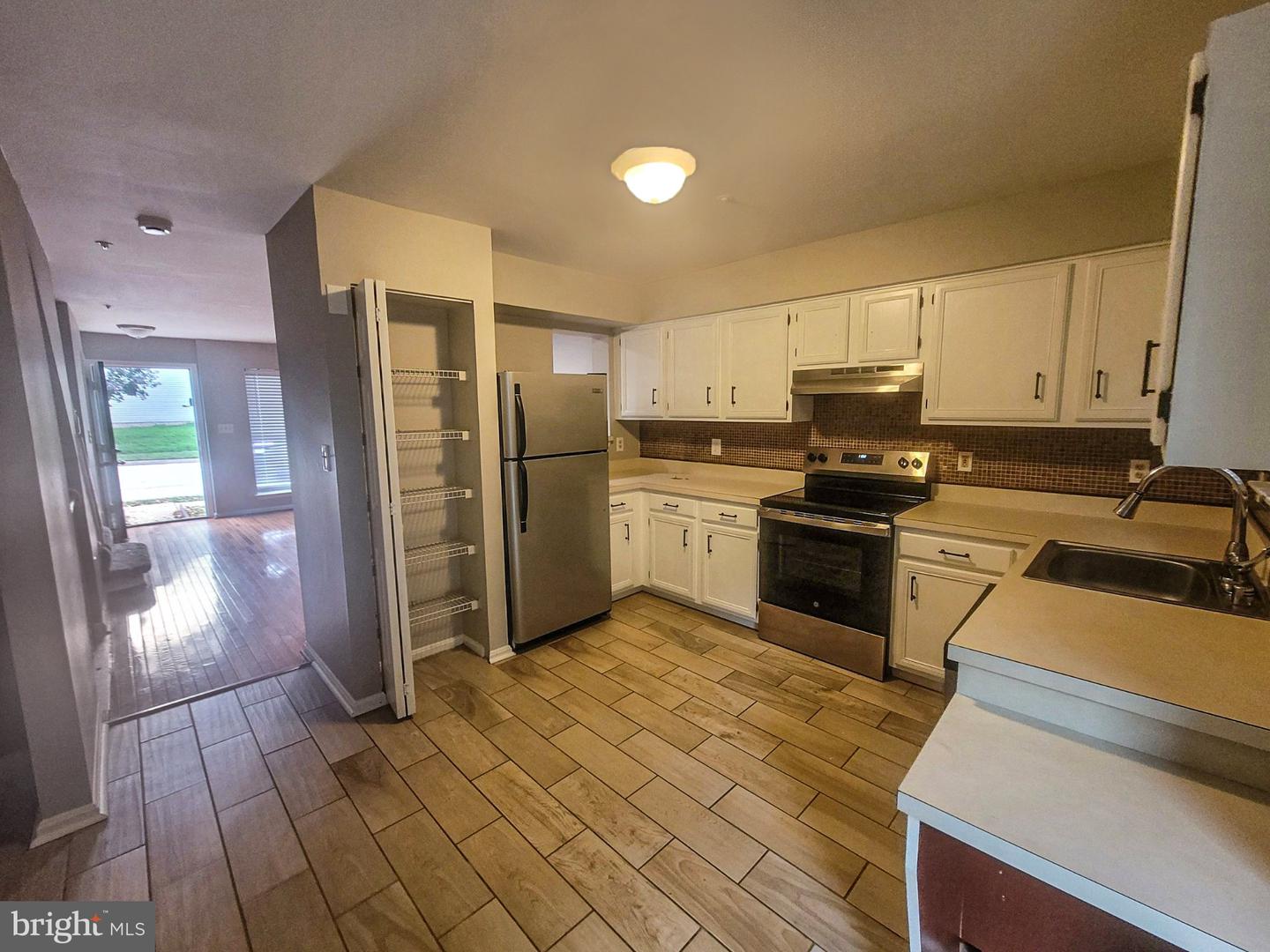 4744 Wainwright Cir Property Photo 13