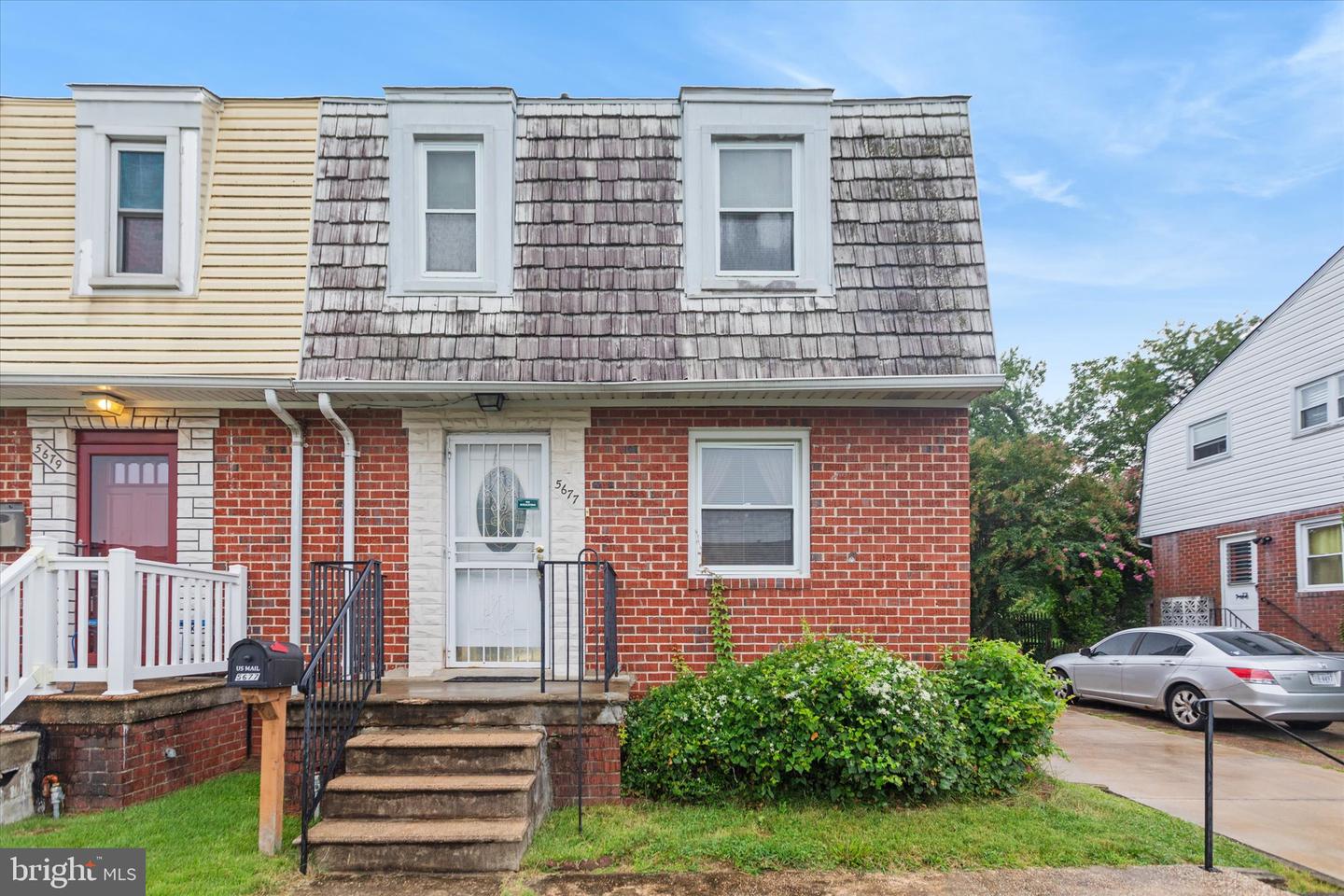 5677 Arnhem Rd Property Photo 1