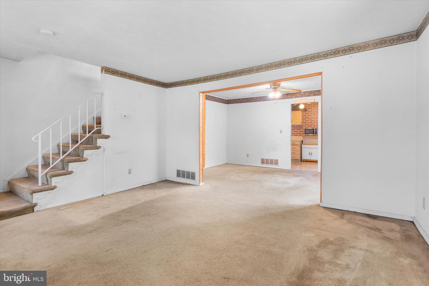 5677 Arnhem Rd Property Photo 6