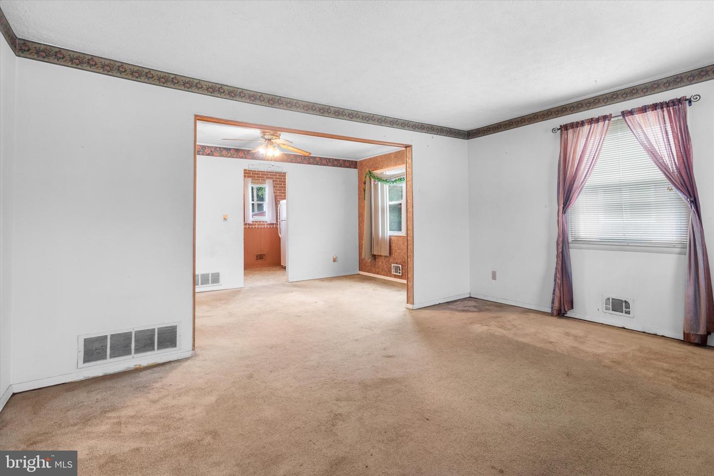 5677 Arnhem Rd Property Photo 7