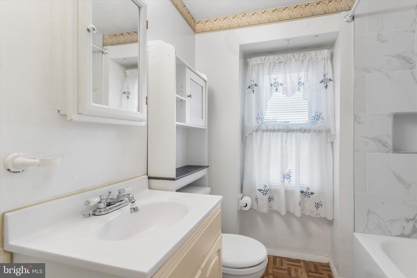 5677 Arnhem Rd Property Photo 18