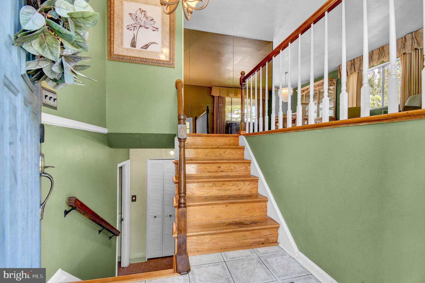6811 Fox Meadow Rd Property Photo 3