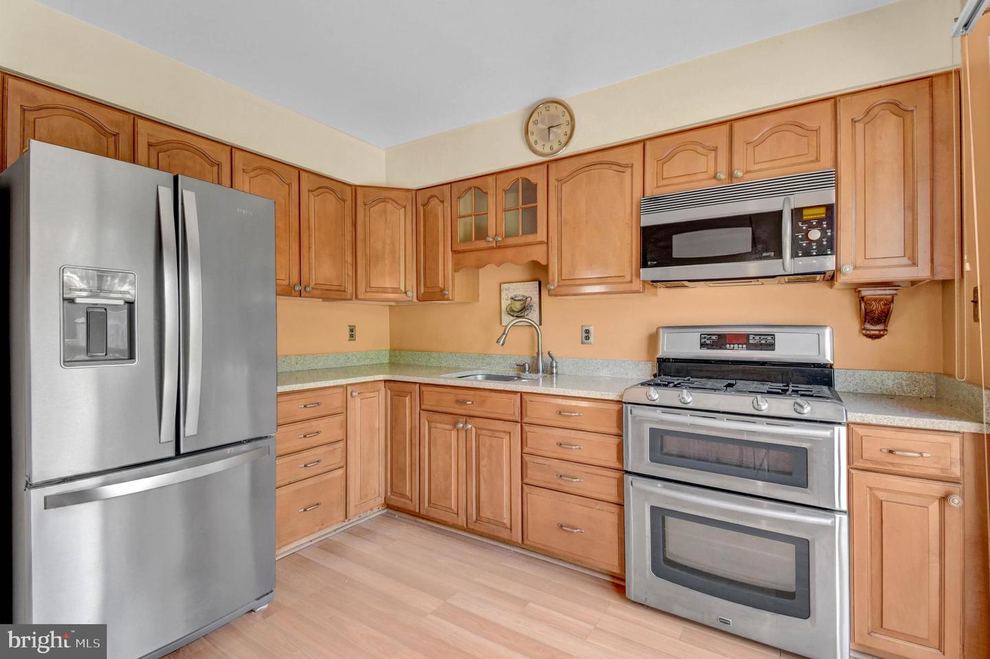 6811 Fox Meadow Rd Property Photo 9