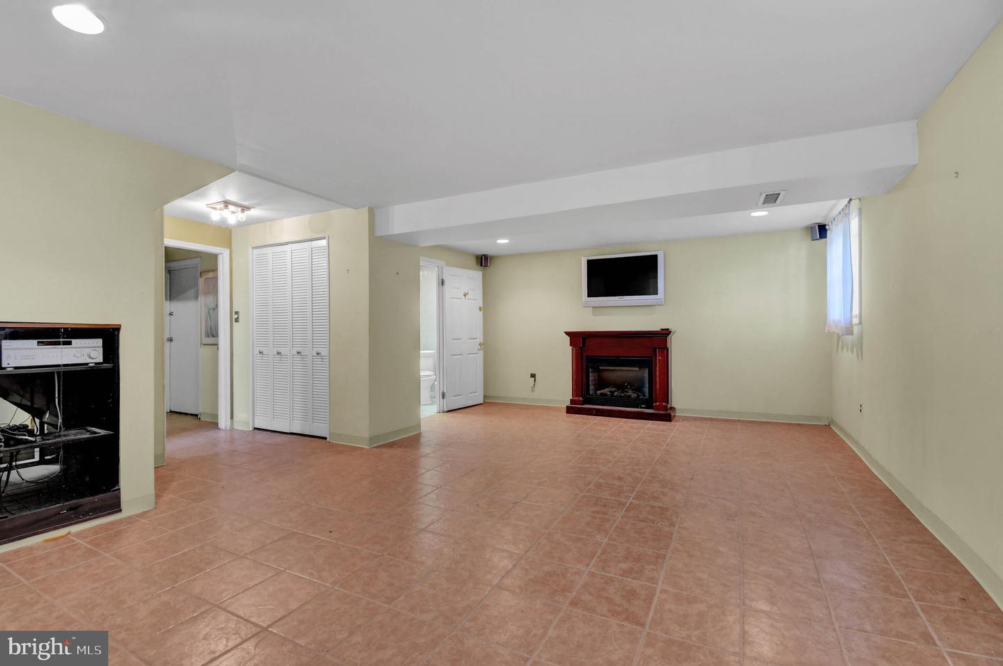6811 Fox Meadow Rd Property Photo 18