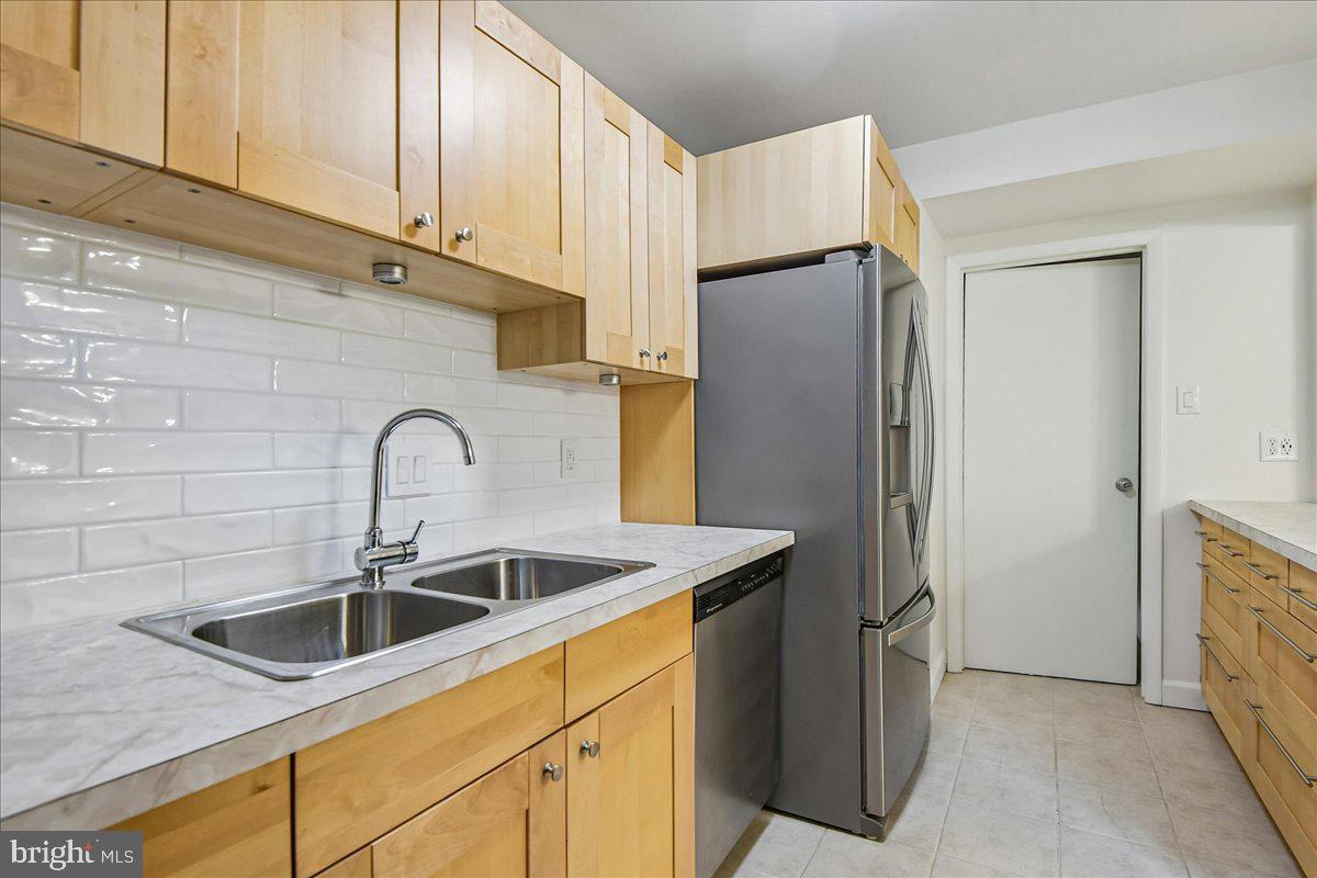 28 Melken Court #7g Property Photo 6