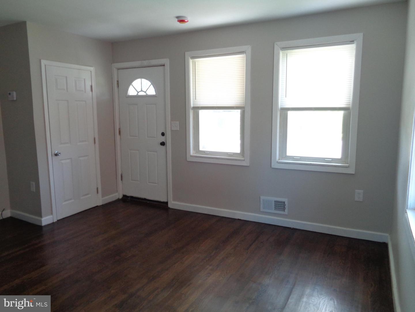 7150 Eastbrook Ave Property Photo 5