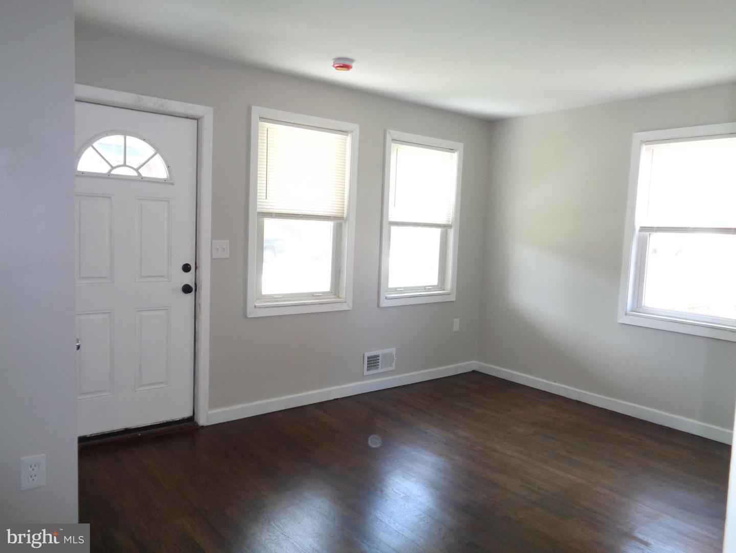 7150 Eastbrook Ave Property Photo 7