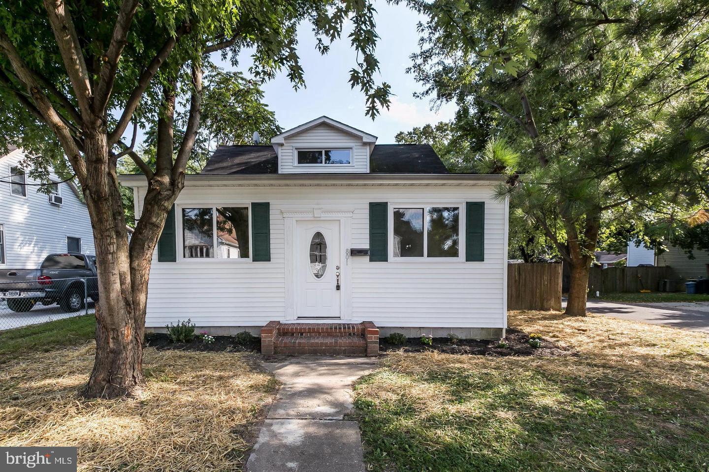 801 Silver Ave Property Photo 1
