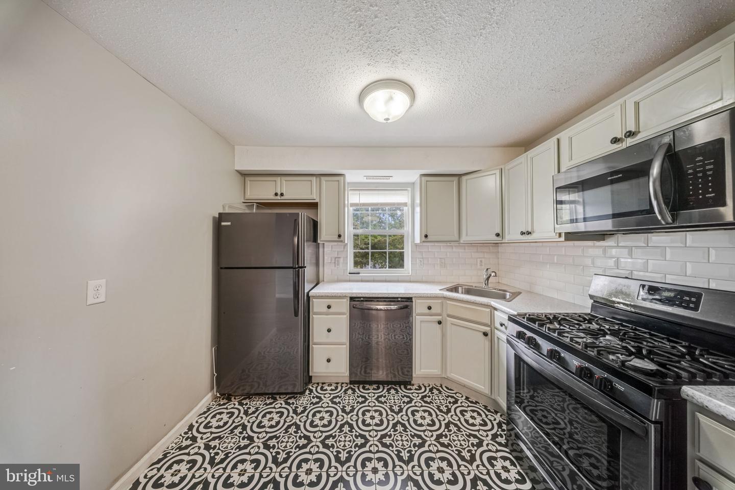 11902 Tarragon Rd #e Property Photo 11