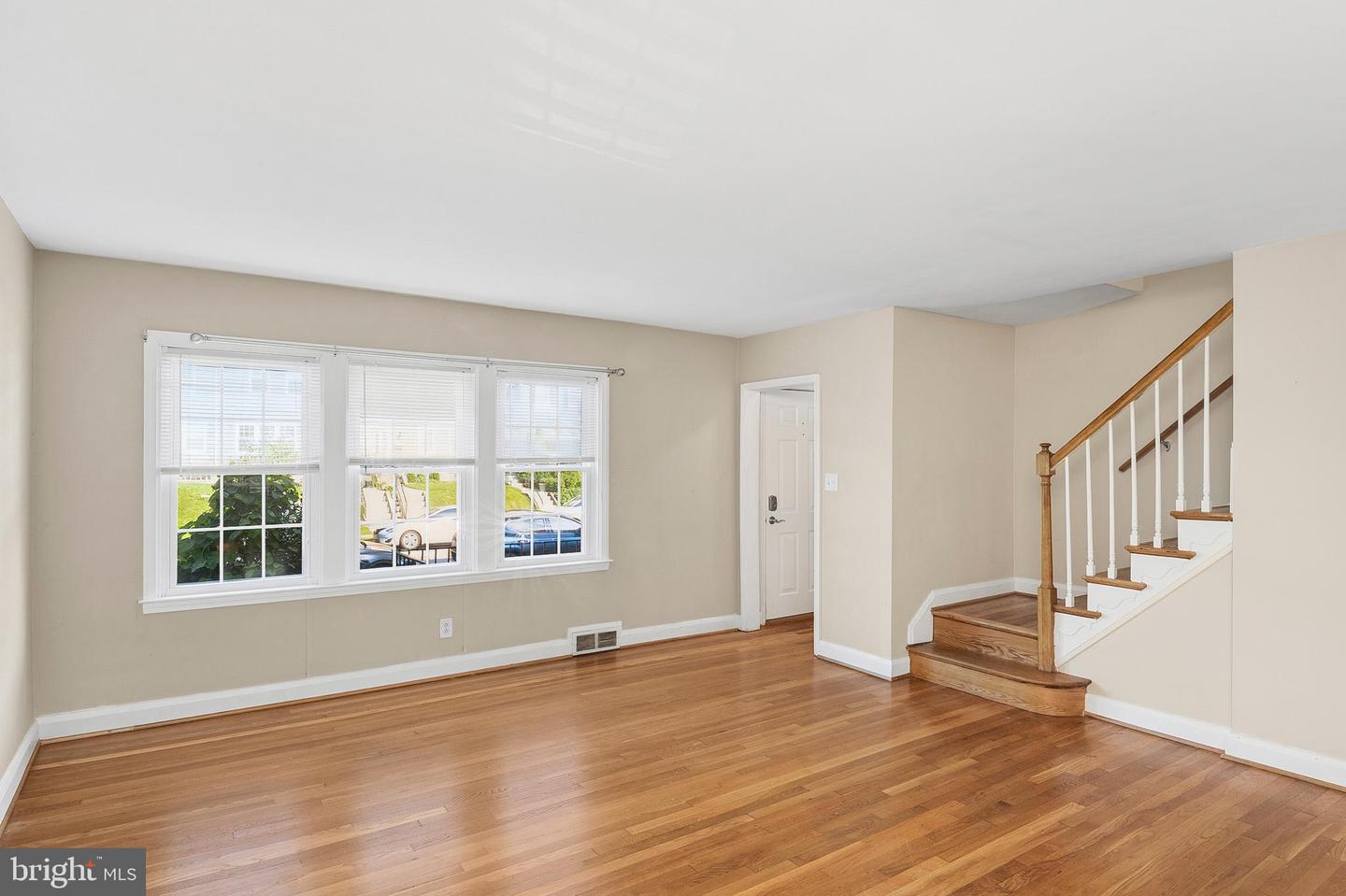 1865 Edgewood Rd Property Photo 3