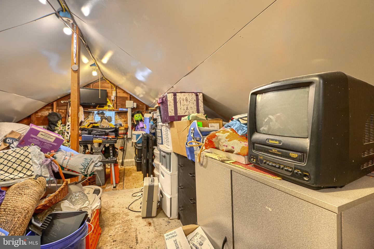 1835 Loch Shiel Rd Property Photo 26