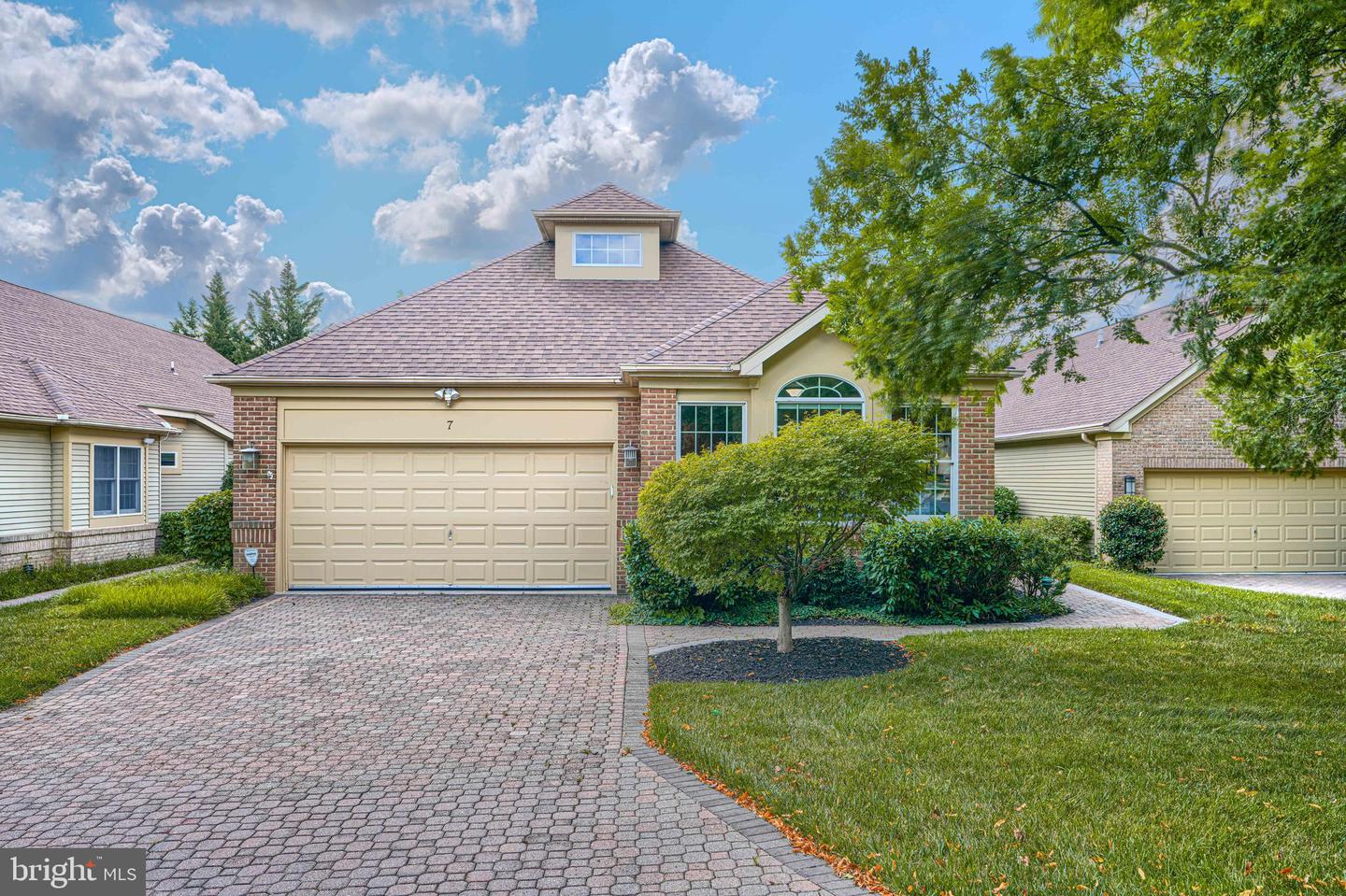 7 STONE GATE CT