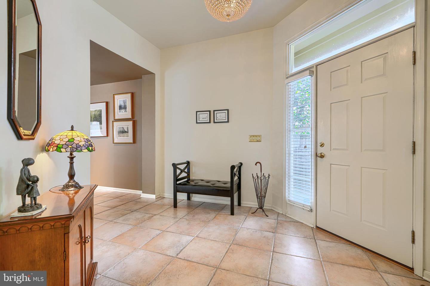 7 Stone Gate Ct Property Photo 4
