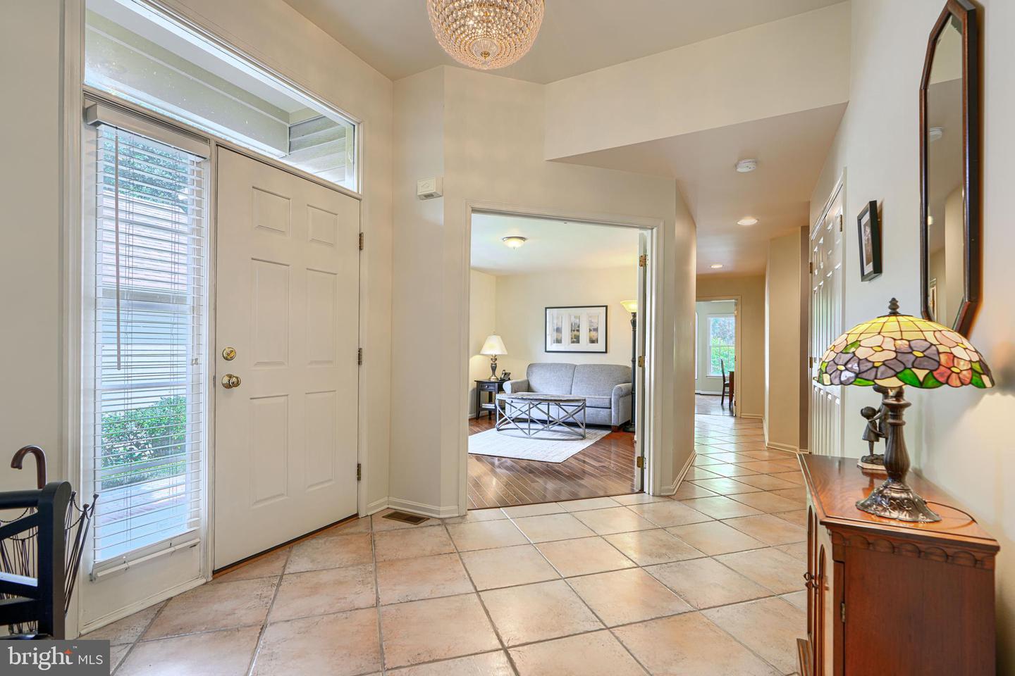 7 Stone Gate Ct Property Photo 5