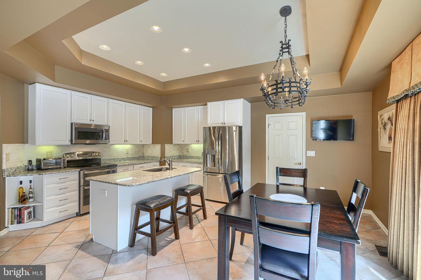 7 Stone Gate Ct Property Photo 6