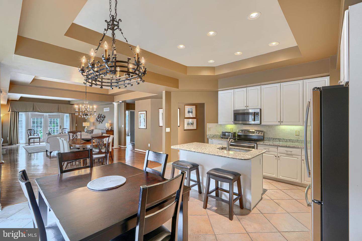 7 Stone Gate Ct Property Photo 8