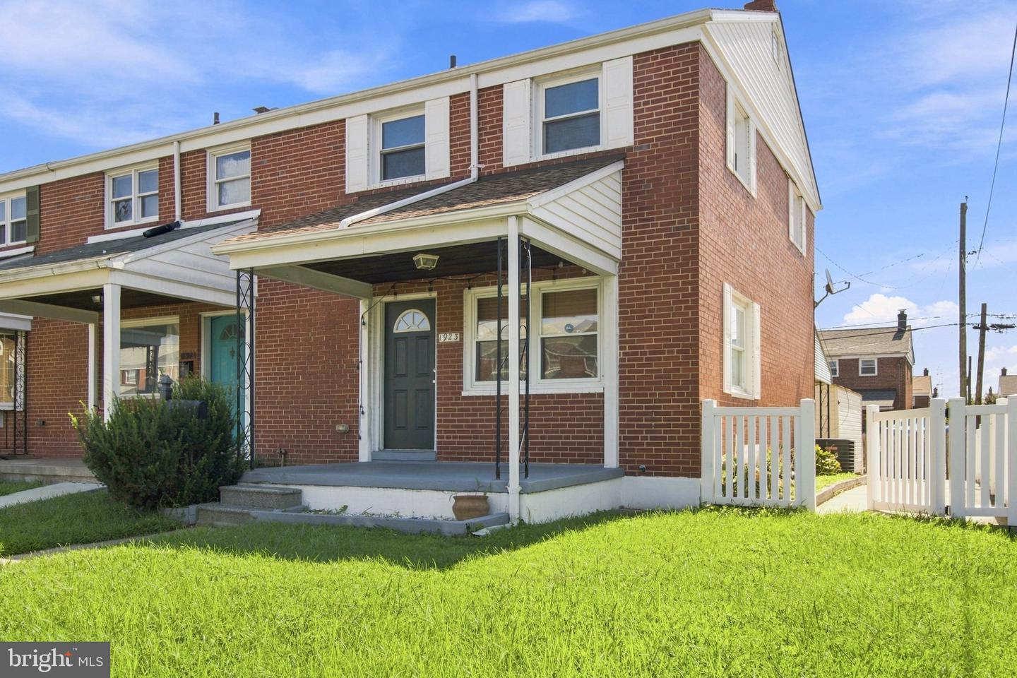 1923 Wareham Rd Property Photo 1
