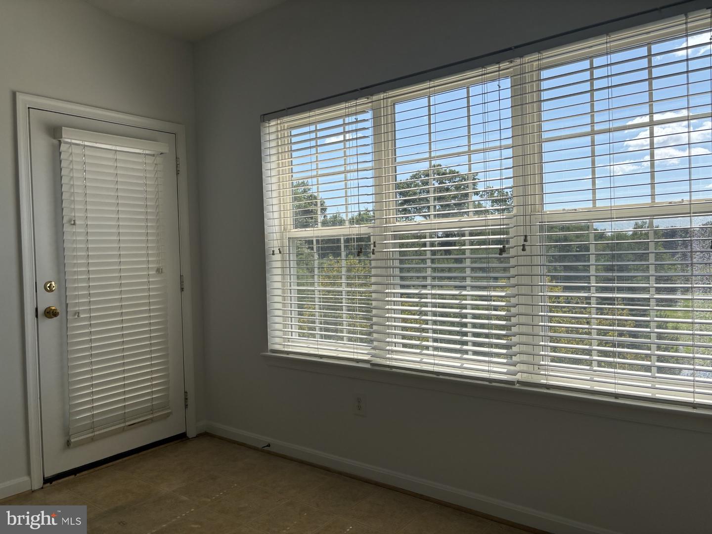 594 Hopkins Landing Dr Property Photo 17