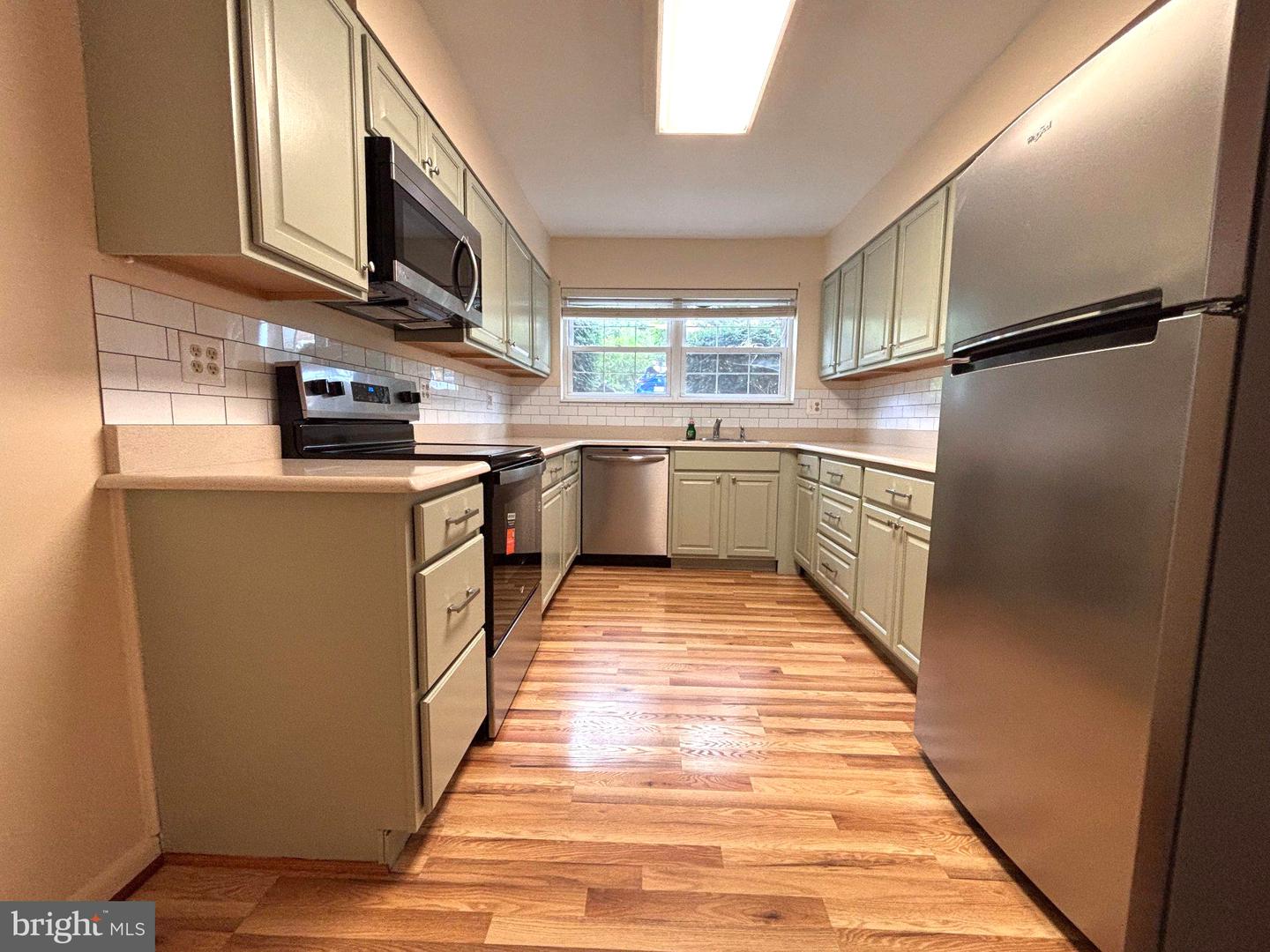 428 Montemar Ave #c Property Photo 8