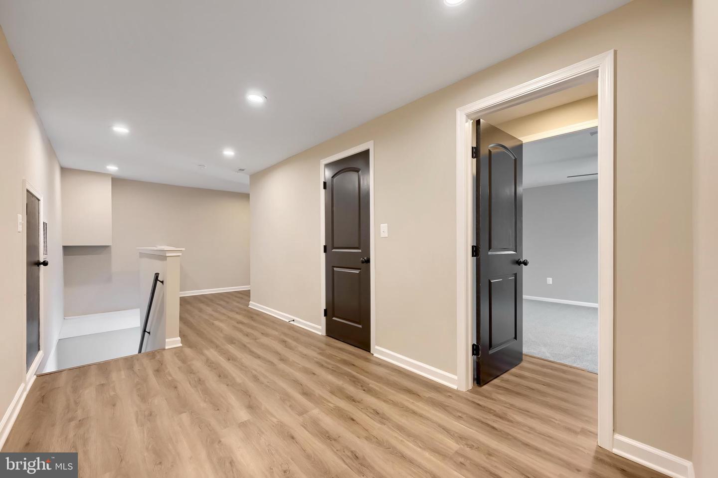 20 Transverse Ave Property Photo 18